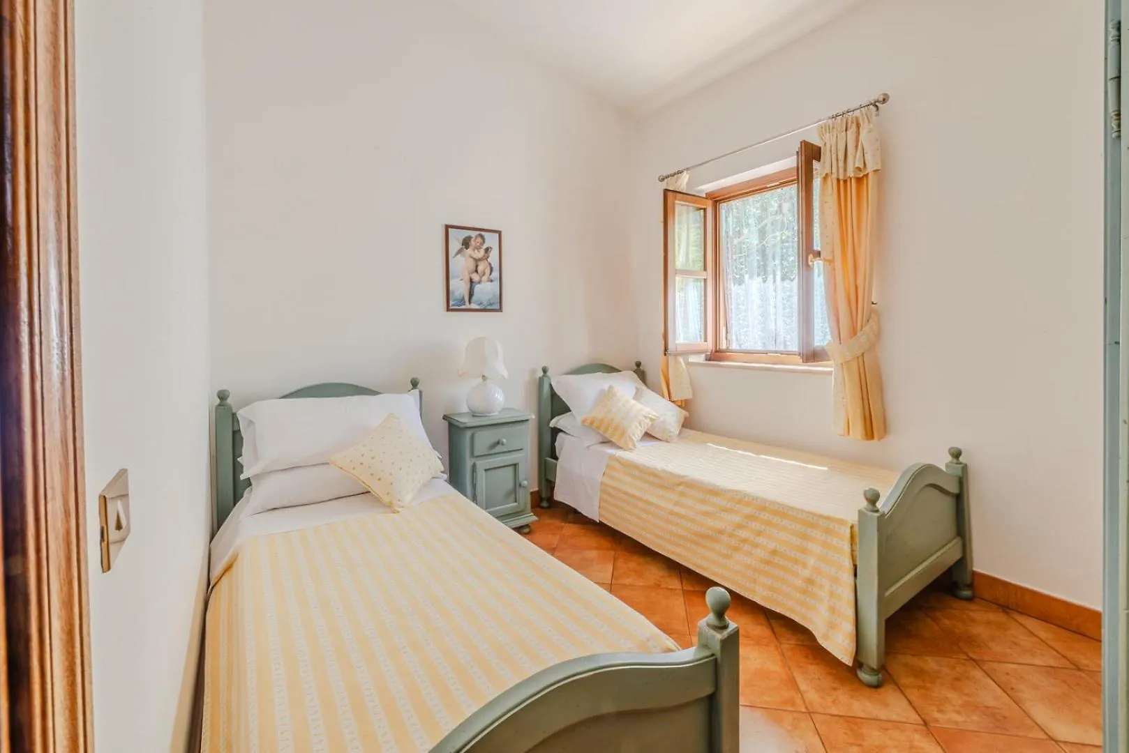 Il Borgo Nel Bosco Villa Canterano 0*,  Italy
